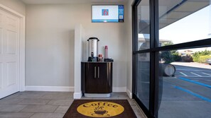 Restaurant - Motel 6 Arcata, CA - Cal Poly Humboldt (Arcata)