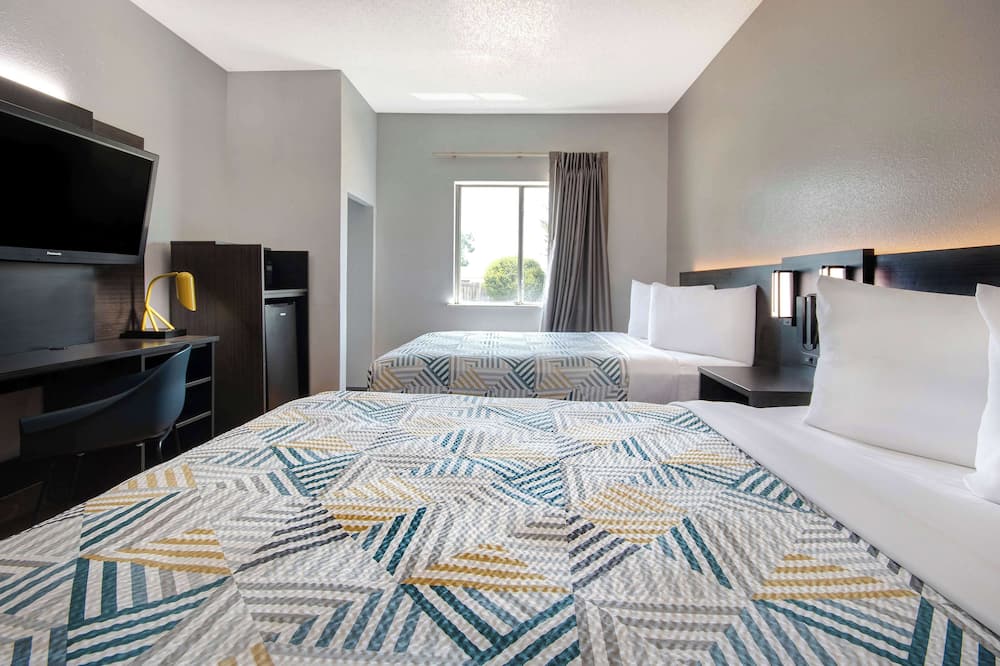 Motel 6 San Antonio, TX - South