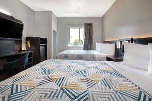 办公桌、笔记本电脑工作区、免费 WiFi、床单