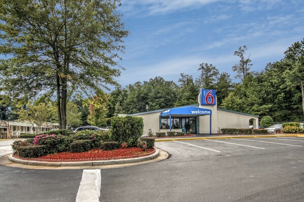 Property entrance - Motel 6 Union City, GA - Atlanta Airport (Union City)
