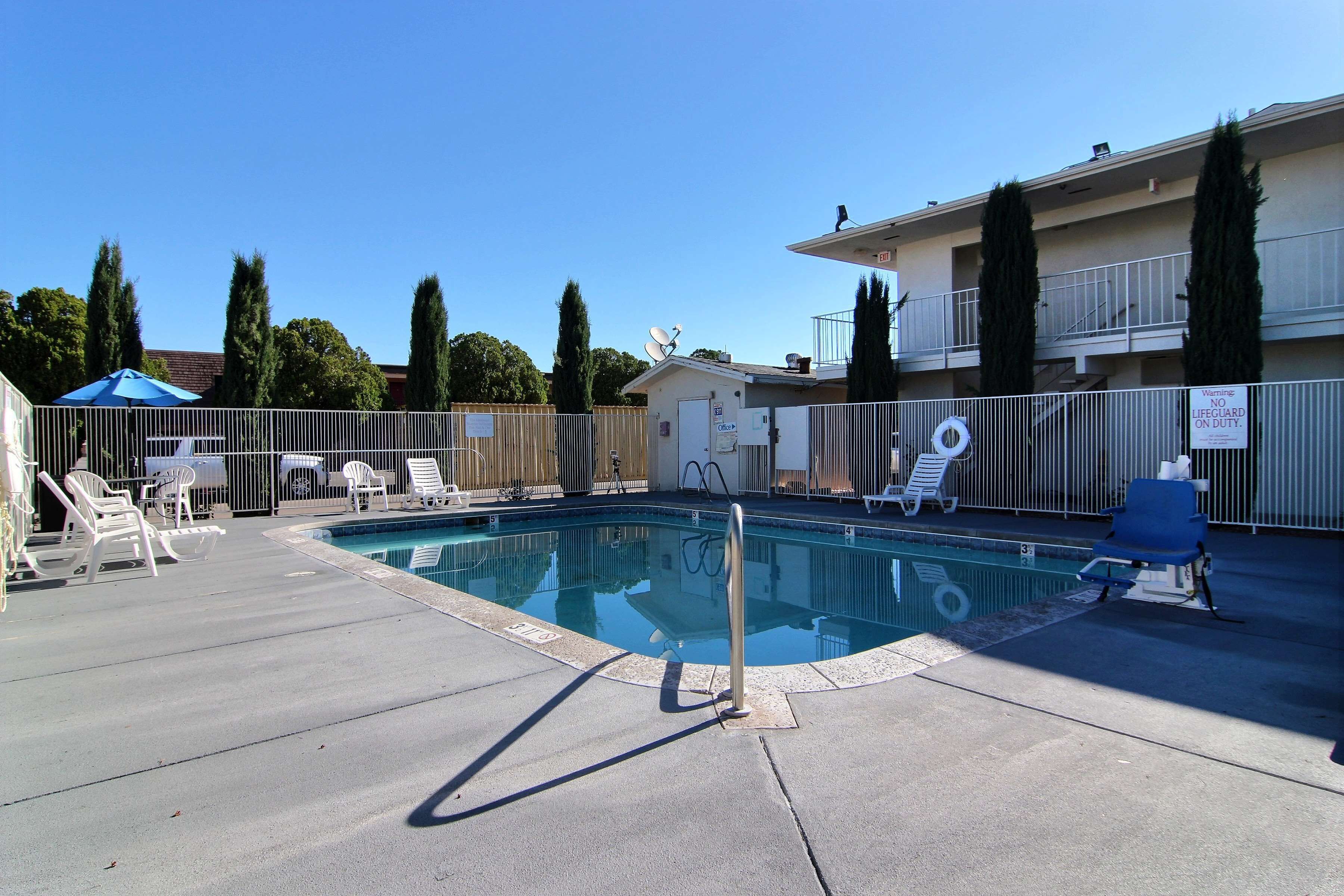 Piscine extérieure (ouverte en saison)