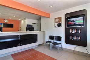 Reception - Motel 6 Carlsbad, NM (Carlsbad)