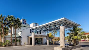 Mặt tiền nơi lưu trú