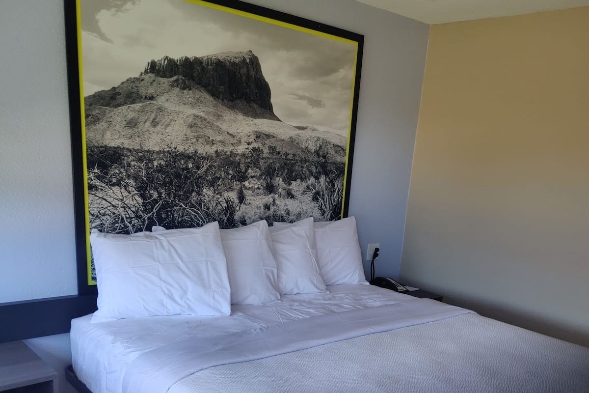 Desk, laptop workspace, WiFi (free), bed sheets
