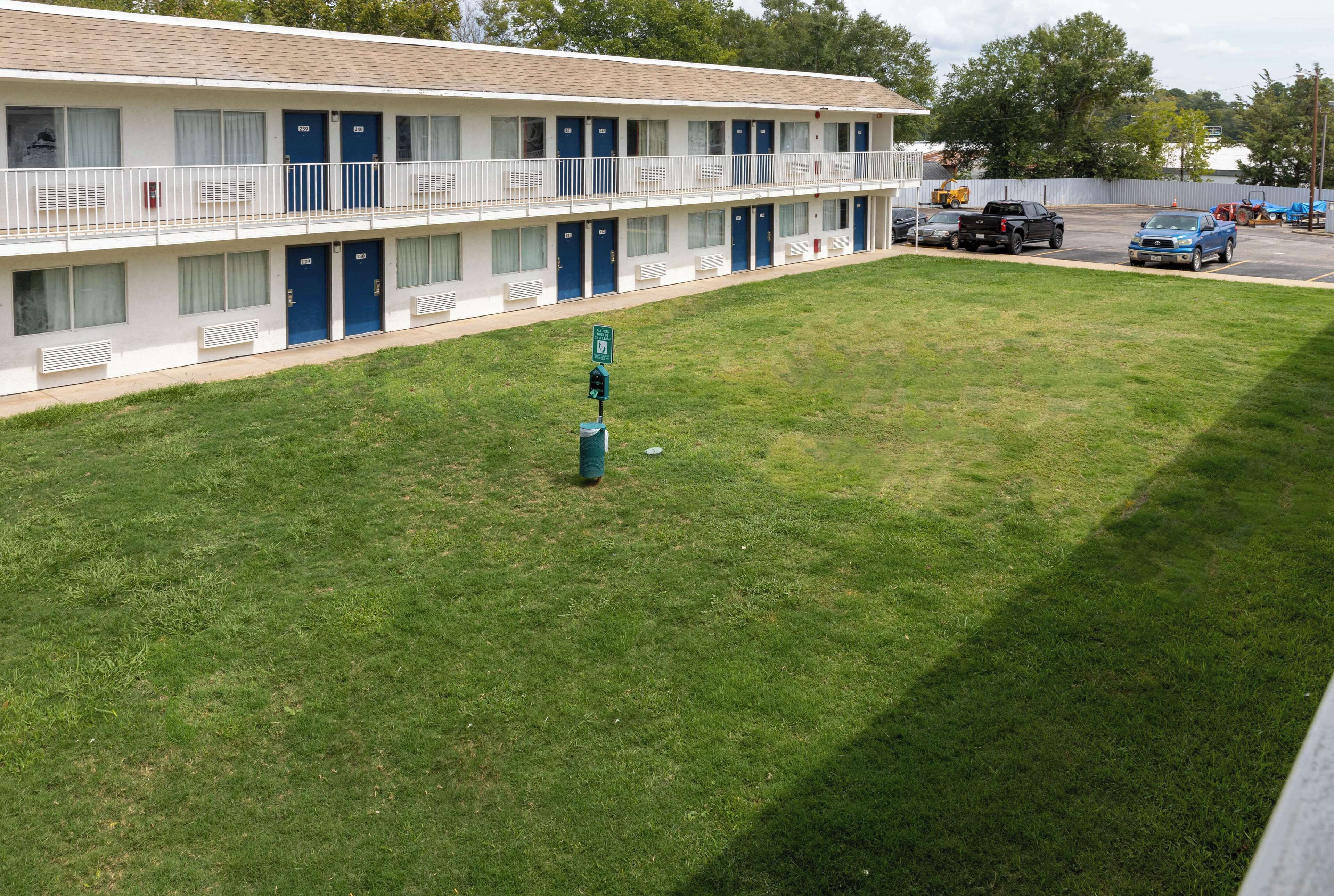 المنشأة من الخارج