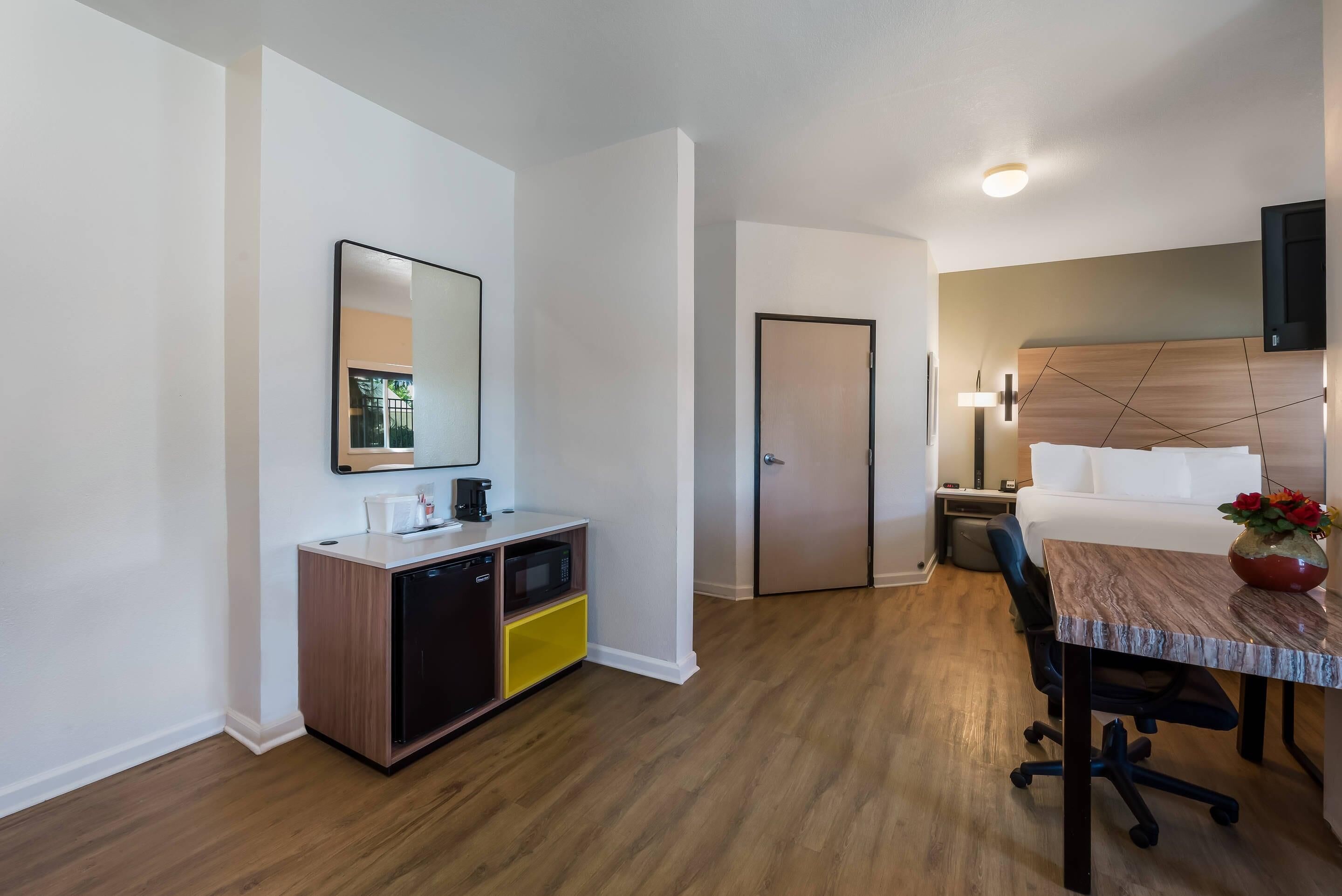 Desk, blackout curtains, cots/infant beds, free WiFi