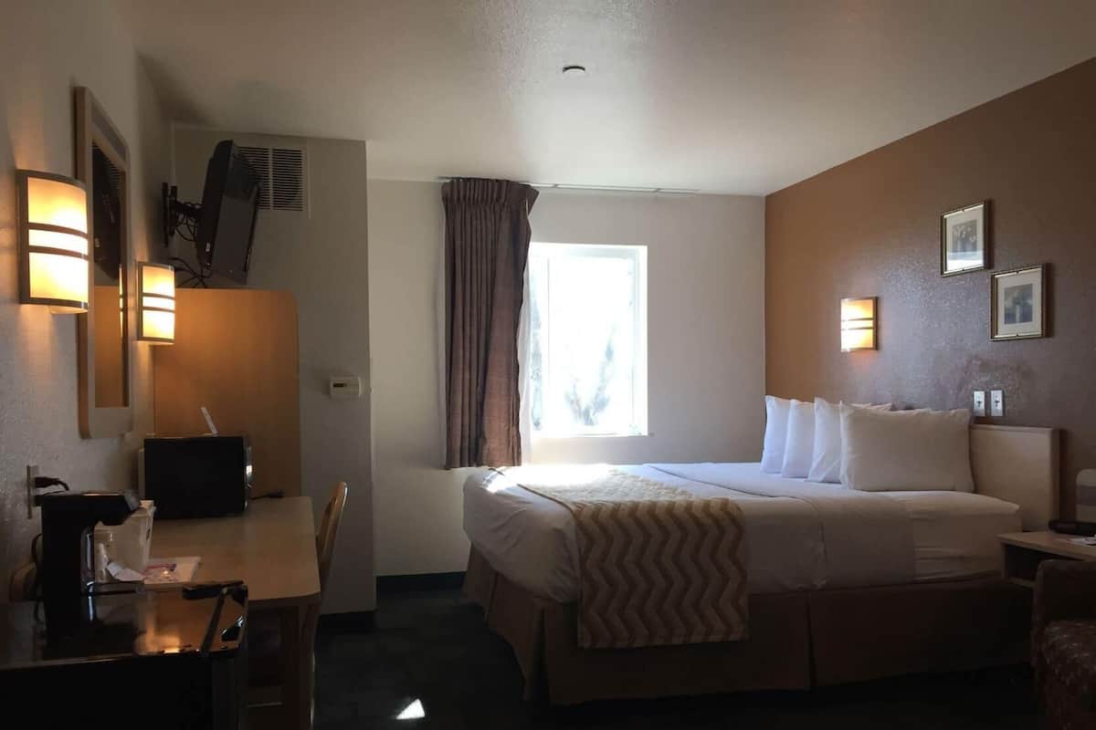 Desk, blackout drapes, cribs/infant beds, free WiFi