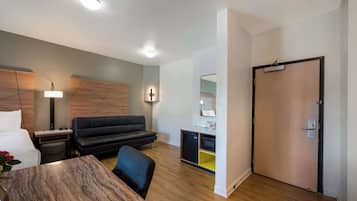 Standard Room, Multiple Beds, Non Smoking | Desk, blackout drapes, cribs/infant beds, free WiFi