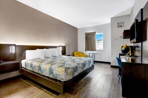 Chambre Deluxe, 1 très grand lit, non-fumeur, cuisine | Accès au Wi-Fi (inclus), literie fournie, réveille-matin