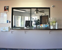 Mostrador para check-in y check-out