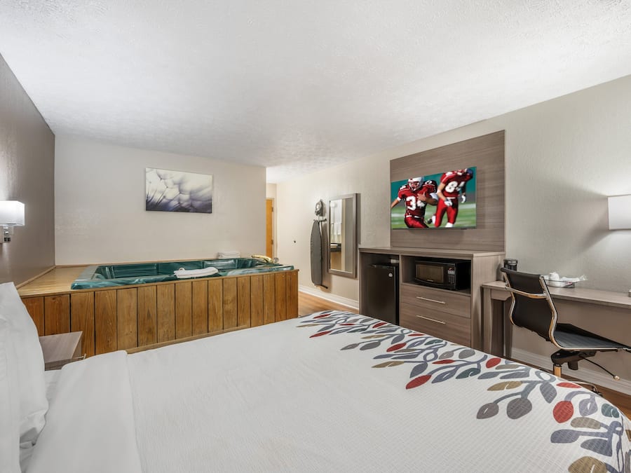 Desk, laptop workspace, iron/ironing board, free WiFi