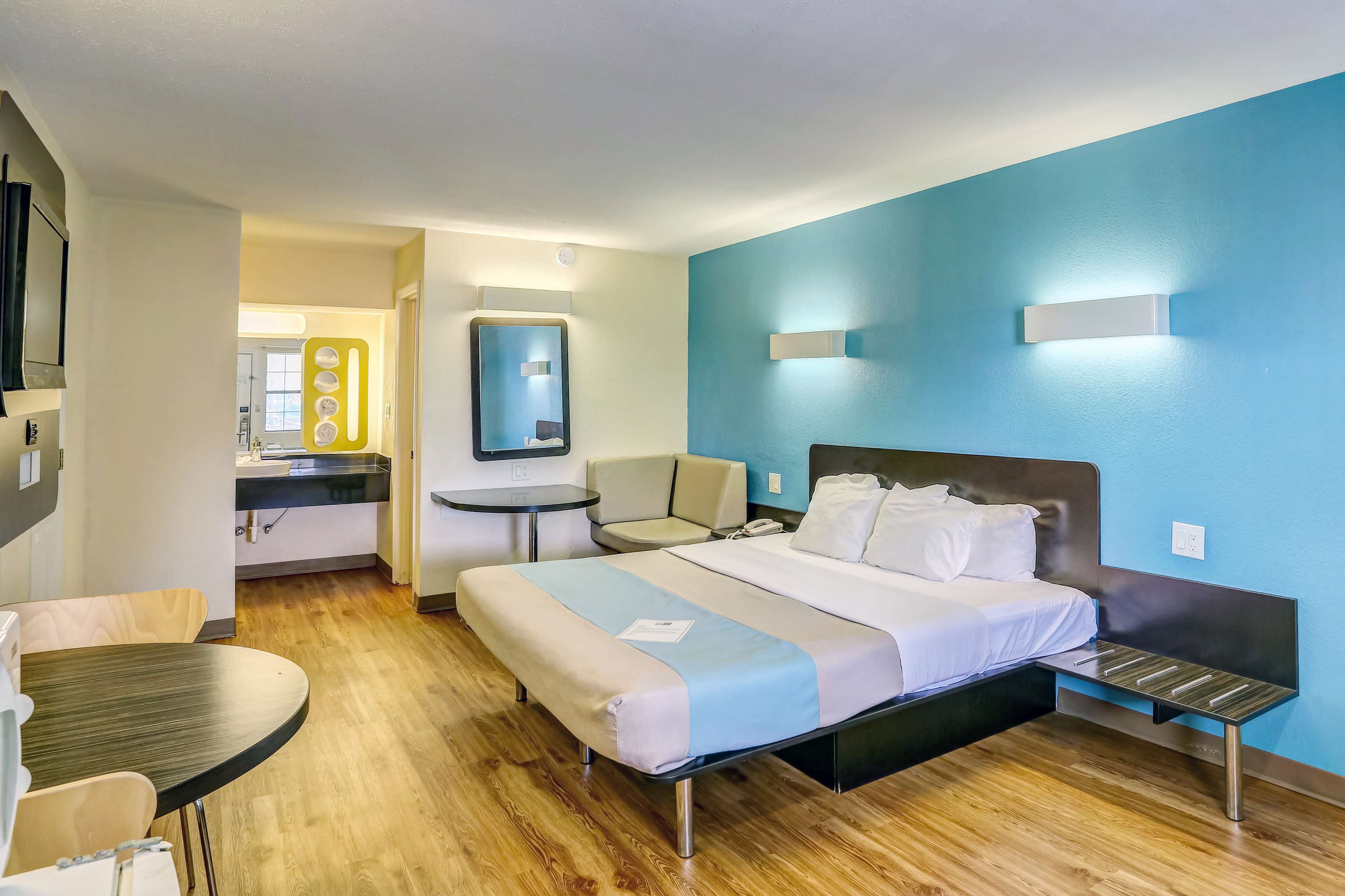 Verdunkelungsvorhänge, kostenloses WLAN, Bettwäsche