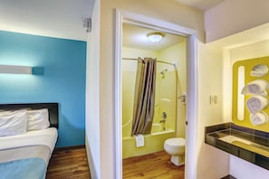 Towels - Motel 6 Dickson, TN (Dickson)