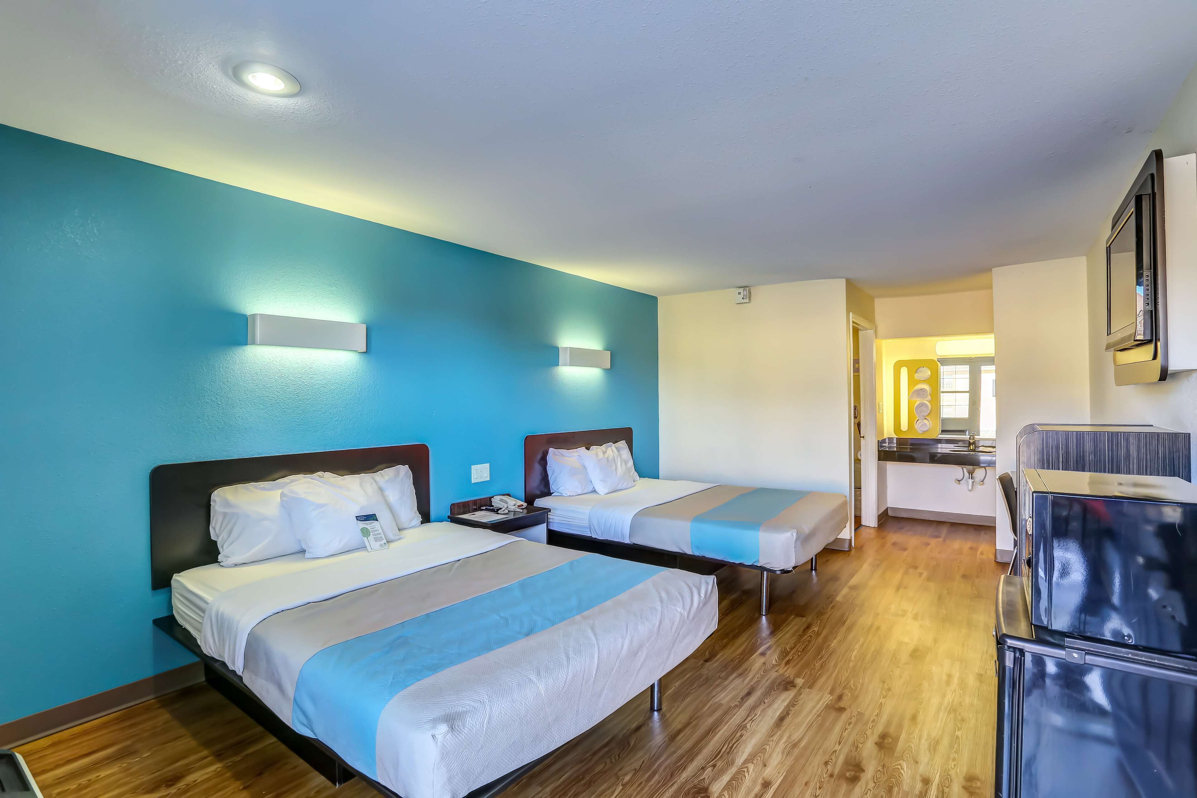 Blackout curtains, free WiFi, bed sheets