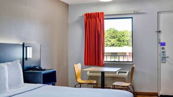 Ilmainen Wi-Fi, vuodevaatteet, herätyskellot