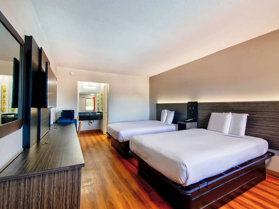 Free WiFi, bed sheets, alarm clocks