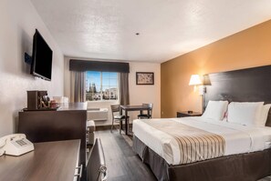 Standard Room, 1 Queen Bed with Sofa bed, Non Smoking | Desk, soundproofing, rollaway beds, free WiFi