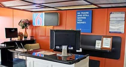 Motel 6 Sallisaw, OK