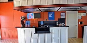 Lobby - Motel 6 Sallisaw, OK (Sallisaw)