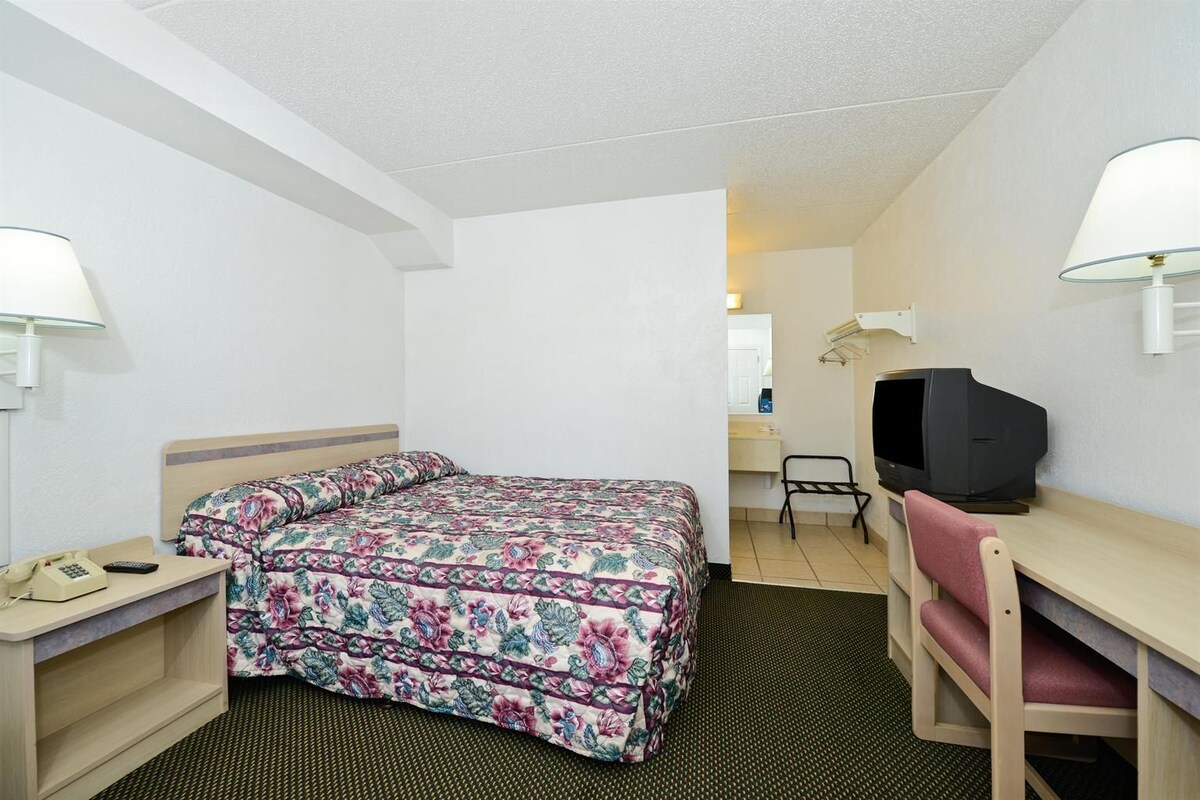 1 Queen Bed Acessible NS