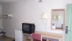 Unclassified image, 4 of 17, button - Americas Best Value Inn Battle Creek (Battle Creek)