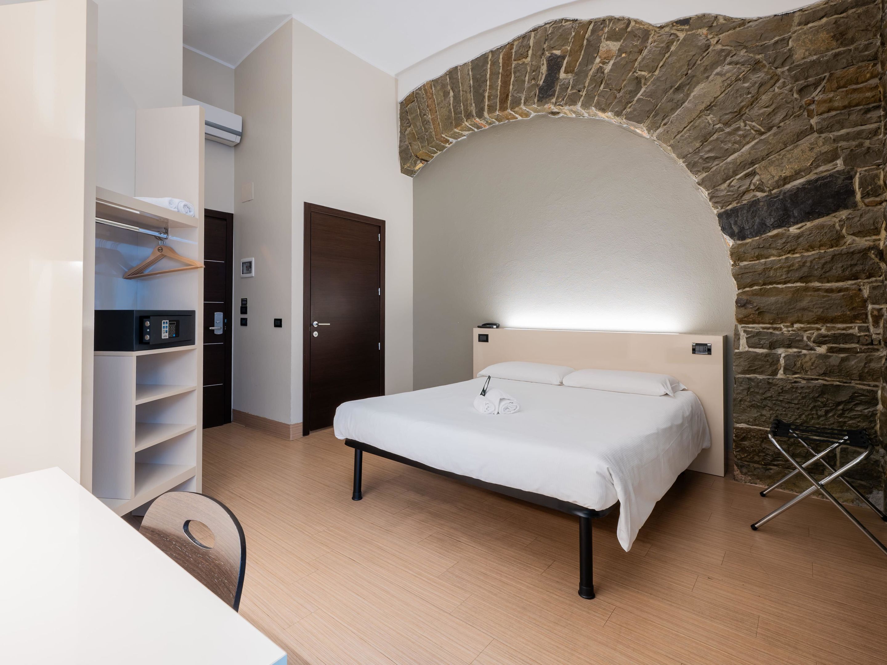 In-room safe, desk, free WiFi, bed sheets