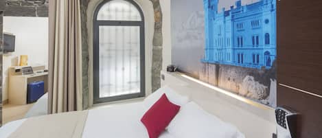 In-room safe, desk, free WiFi, bed sheets