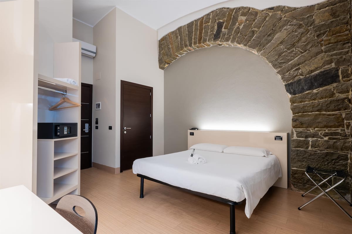 Quarto casal | Cofres nos quartos, escrivaninha, Wi-Fi de cortesia, roupa de cama