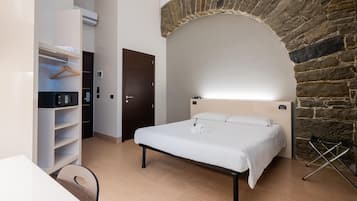 Doppelzimmer | Zimmersafe, Schreibtisch, kostenloses WLAN, BettwÀsche