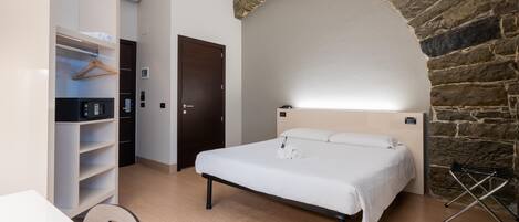 Camera doppia | Una cassaforte in camera, una scrivania, Wi-Fi gratuito, lenzuola