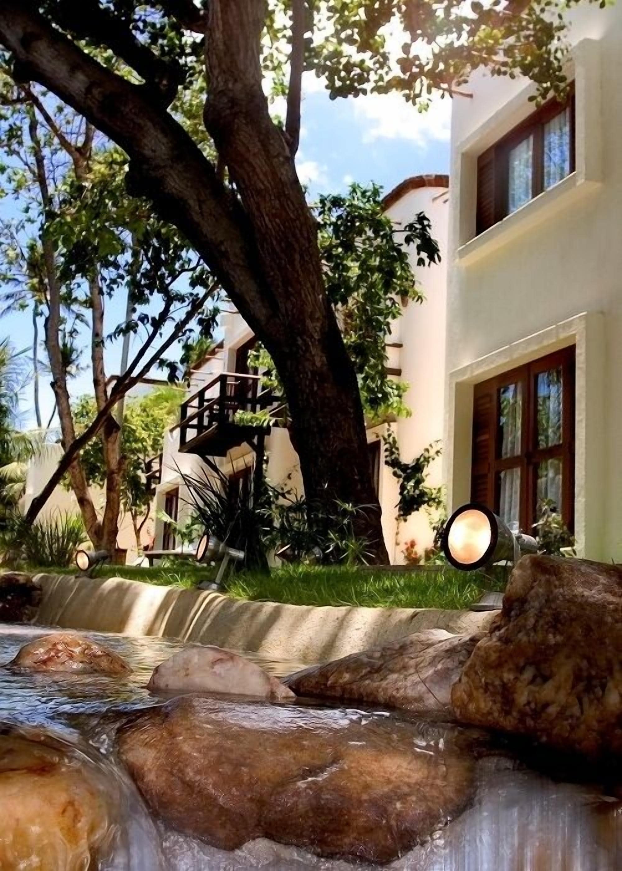 Mặt tiền nơi lưu trú