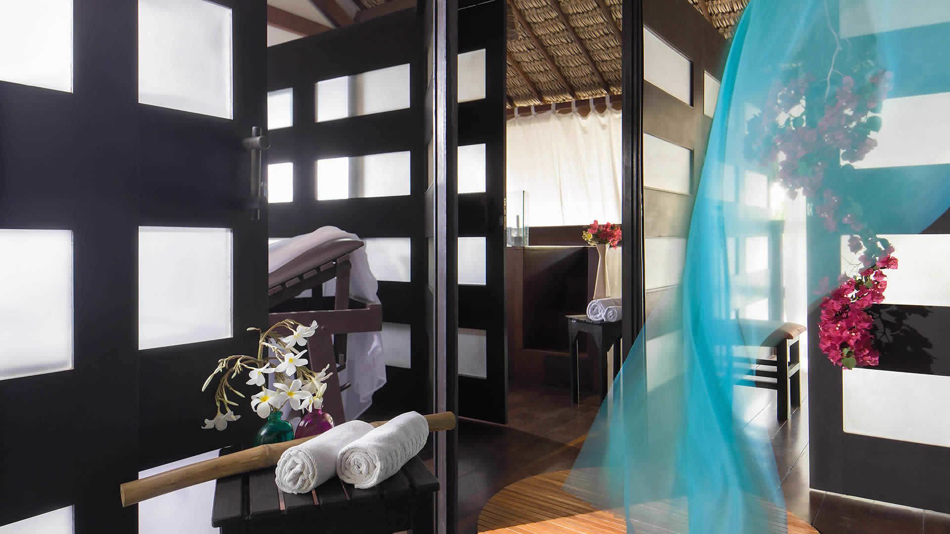 body treatments, facials, 3 treatment rooms, manicures and pedicures