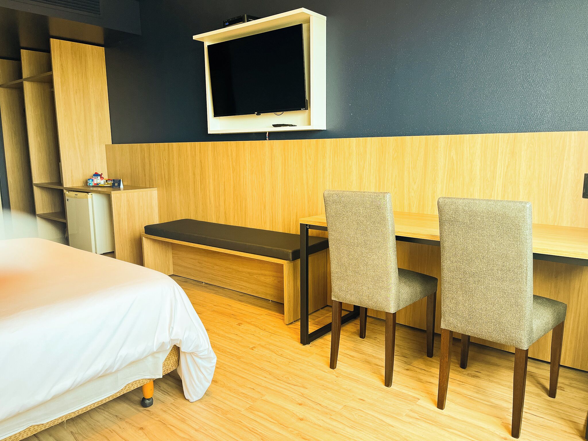 Minibar, in-room safe, desk, iron/ironing board