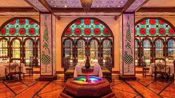 5 restaurants, breakfast, lunch, dinner served; international cuisine
