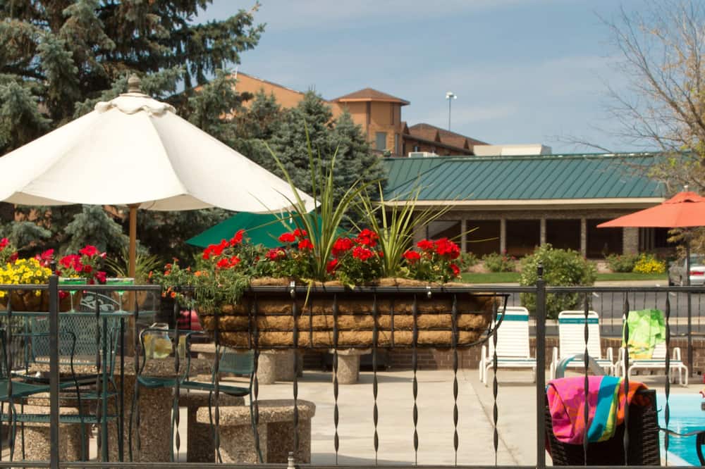 Foothills Inn