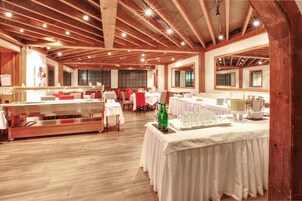 Petit déjeuner buffet servi tous les jours en supplément