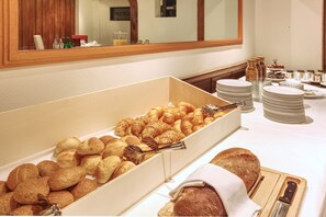 Desayuno buffet todos los días (con cargo)