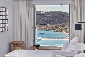 Premium bedding, pillow-top beds, minibar, in-room safe - Royal Myconian - Leading Hotels of the World (Mykonos)