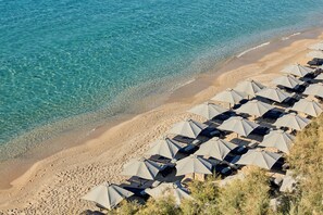 Playa privada, traslado desde/hacia la playa gratis
