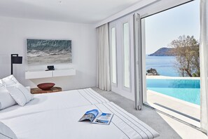 Premium bedding, pillow-top beds, minibar, in-room safe - Royal Myconian - Leading Hotels of the World (Mykonos)