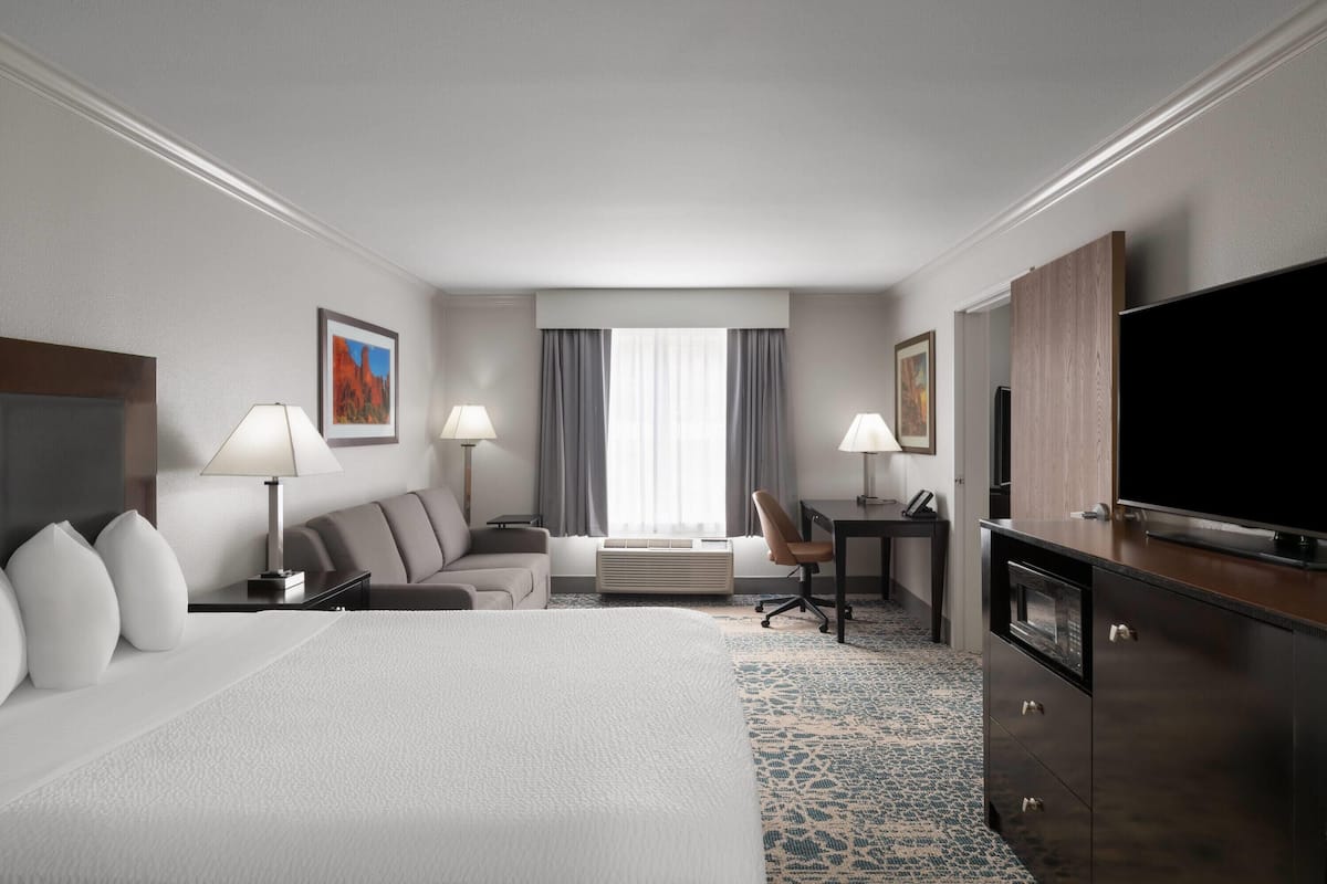 In-room safe, desk, iron/ironing board, free cots/infant beds