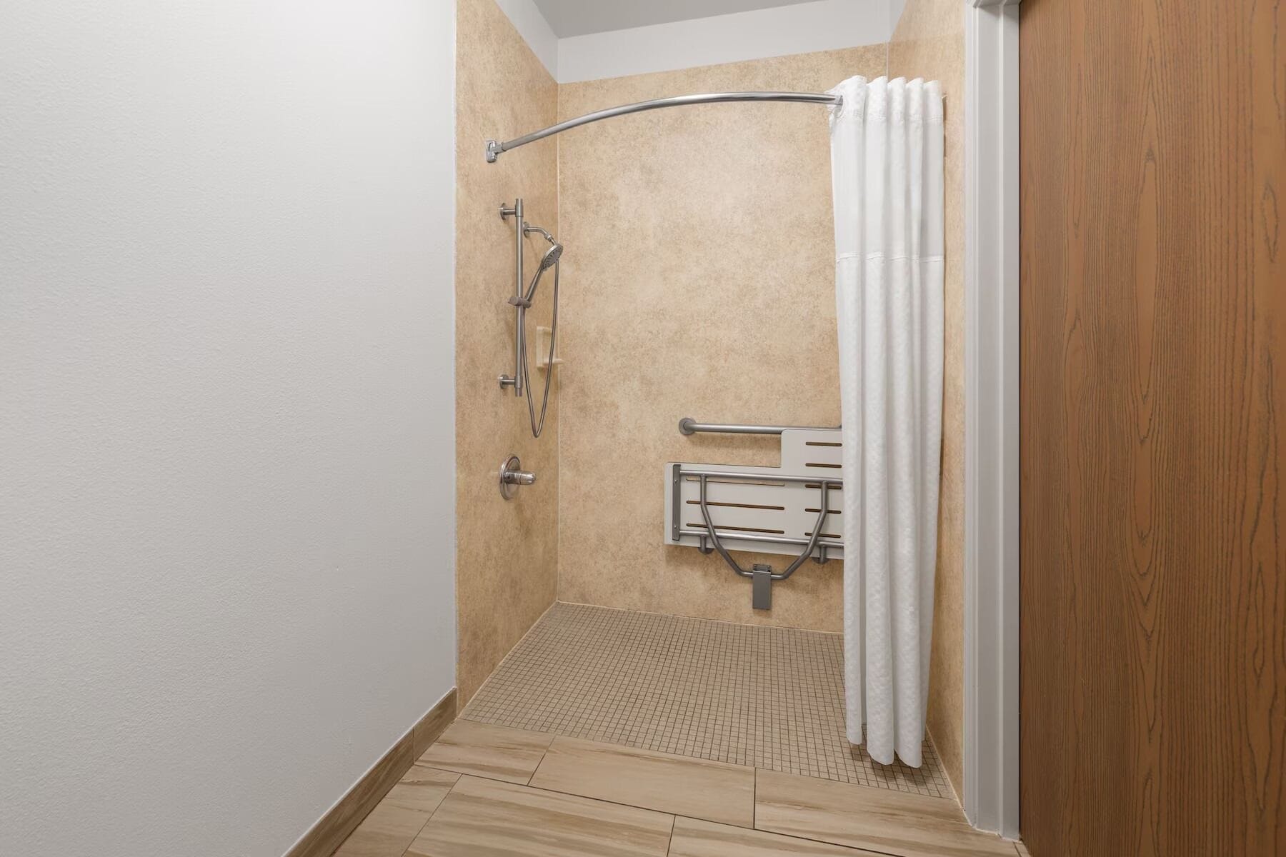 room, 1 king bed, accessible, non smoking (mobility accessible) | bathroom | free toiletries, hair dryer, towels