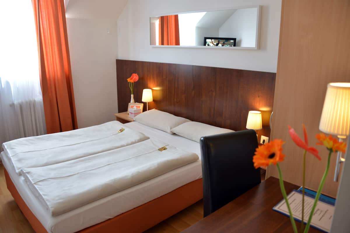Standard Double or Twin Room | Hypo-allergenic bedding, minibar, in-room safe, desk