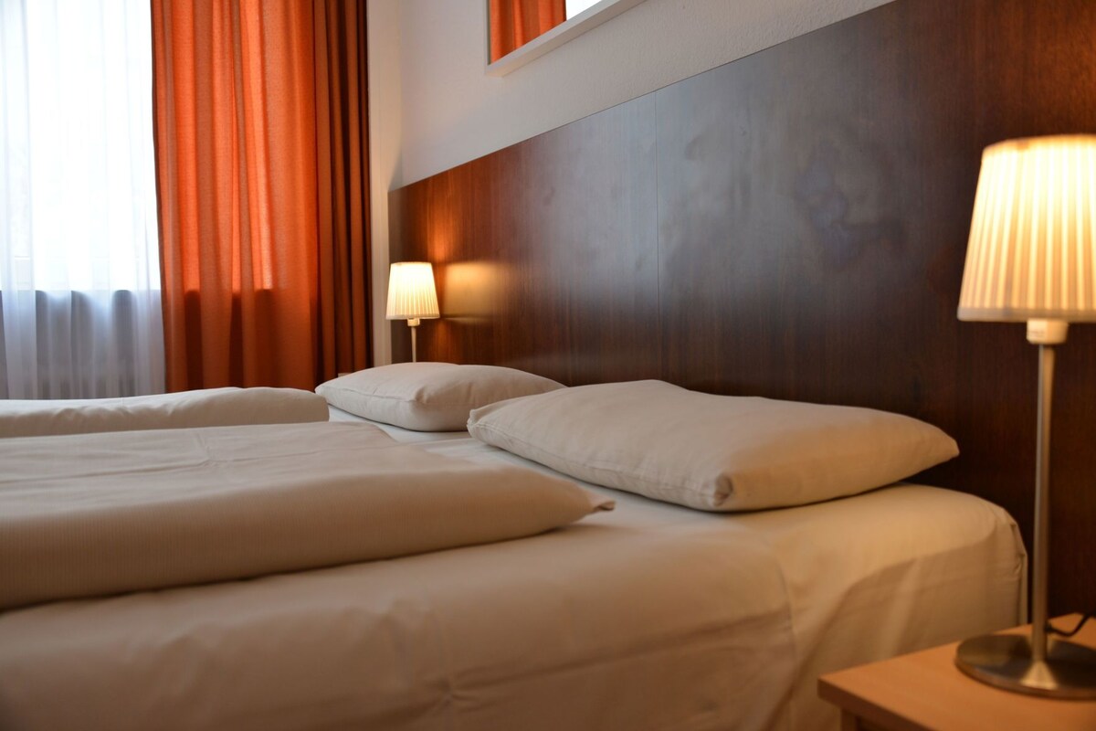 Hypo-allergenic bedding available, minibar, in-room safe, desk