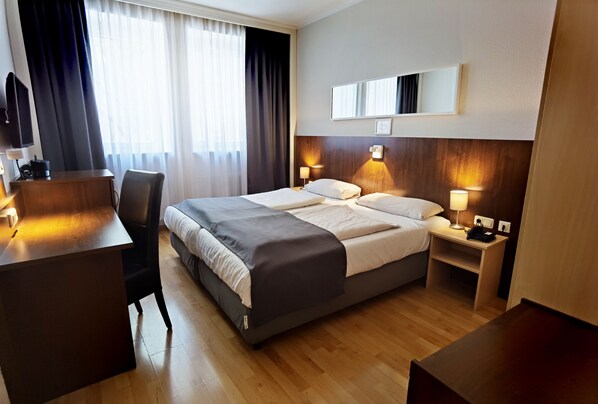 Standard Double or Twin Room | Hypo-allergenic bedding, minibar, in-room safe, desk