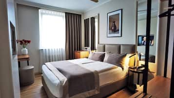 Standard Double Room (Queensize Bed 140cm) | Hypo-allergenic bedding available, minibar, in-room safe, desk