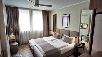 Standard Double or Twin Room | Hypo-allergenic bedding available, minibar, in-room safe, desk