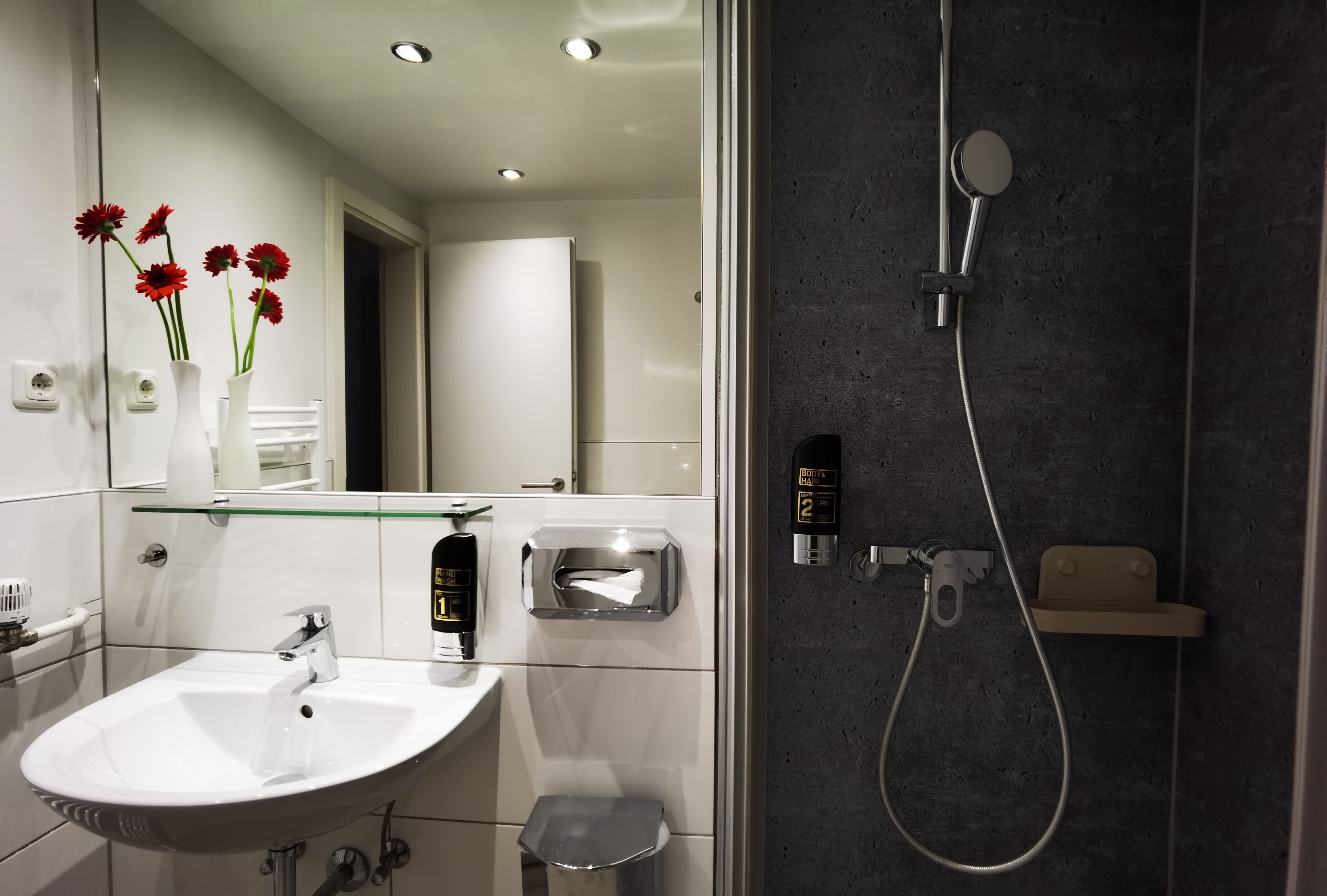 Standard-Dreibettzimmer | Badezimmer