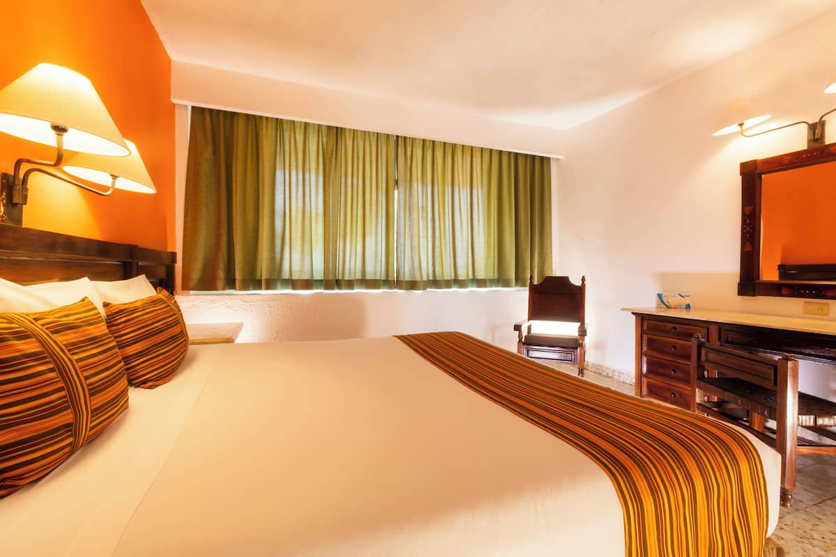 Standard Room King Size bed | ตู้นิรภัยในห้องพัก, โต๊ะทำงาน, Wi-Fi ฟรี, นาฬิกาปลุก