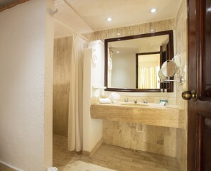 Ocean Front | Bathroom